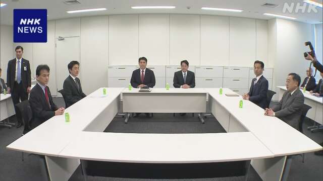  To discuss concrete measures by reducing the burden on public-private public-exclusive social insurance premiums 